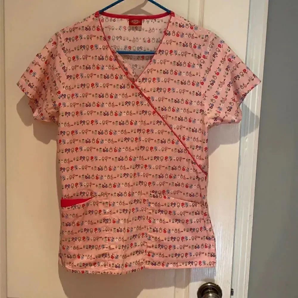 Dickies XS pink scrub top